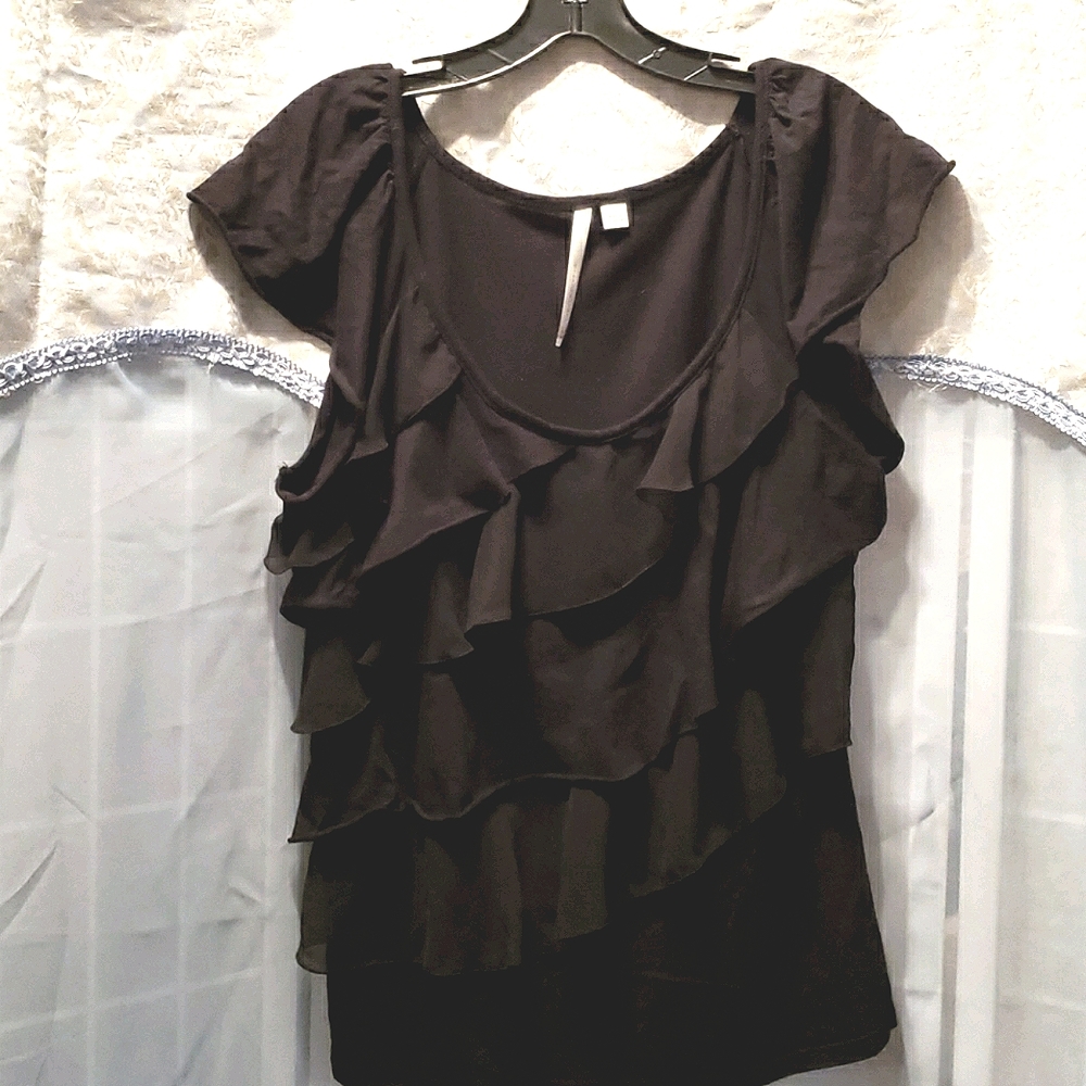 LC LAUREN CONRAD BLK SCOOP NK RUFFLE TOP SZ L